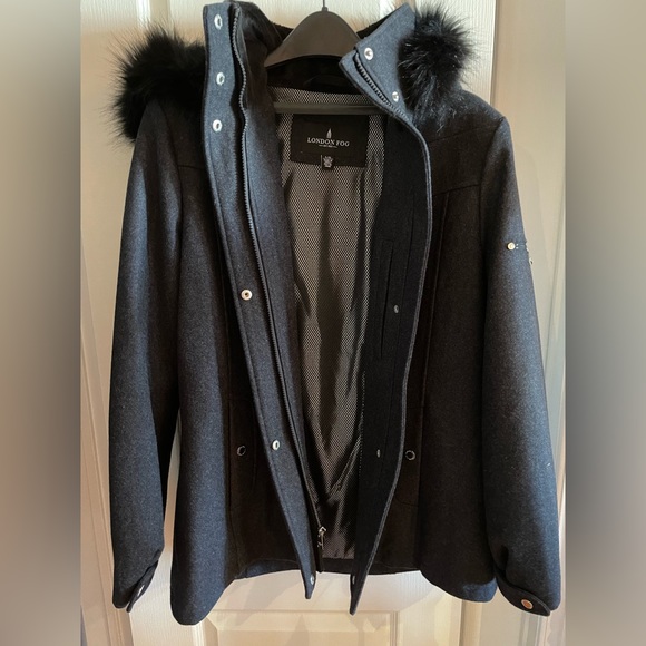 London Fog wool coat, size large, perfect condition - Picture 2 of 7